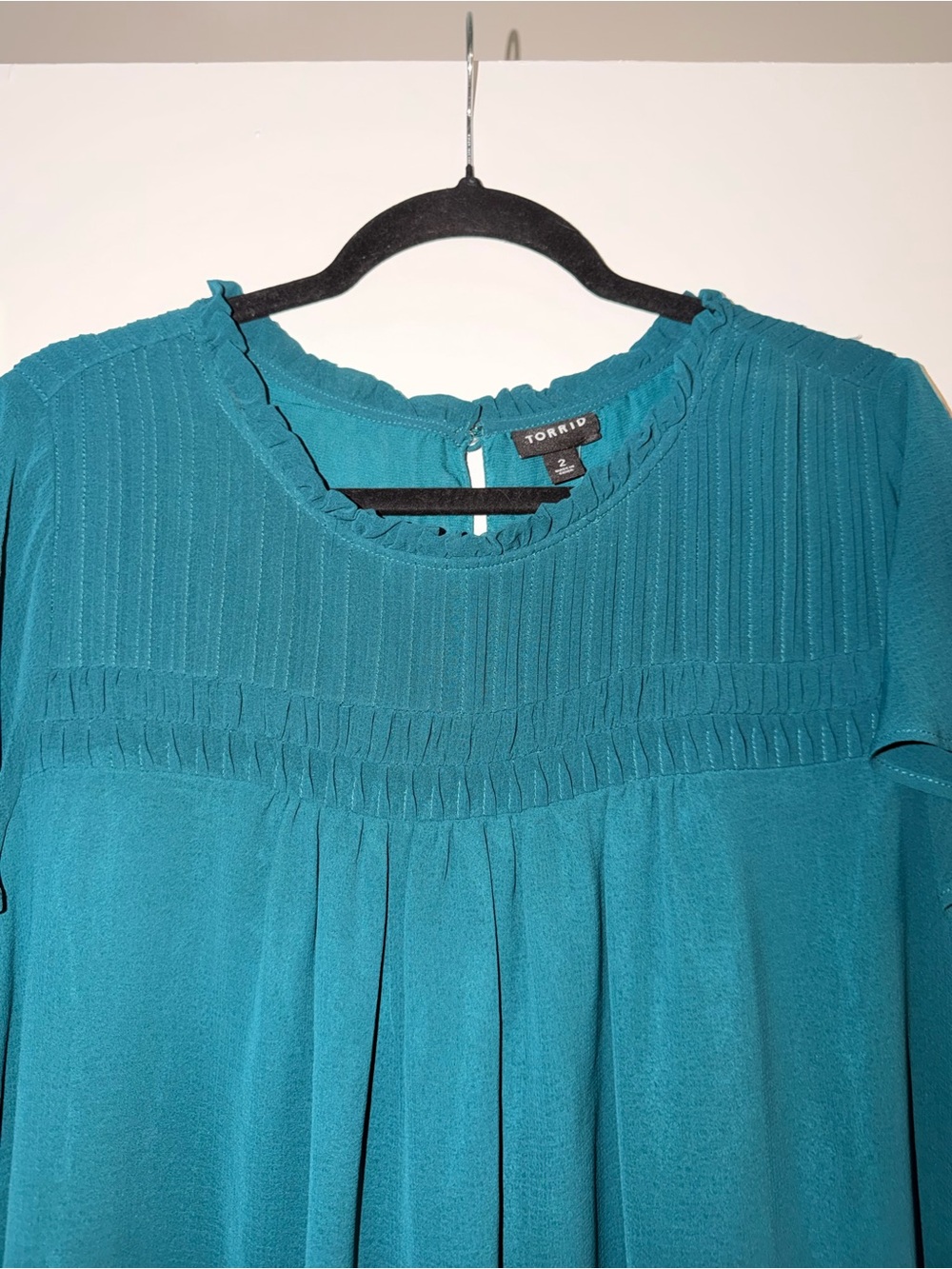 torrid Teal Ruffled Neck Flutter Sleeve Blouse - Picture 5 of 7